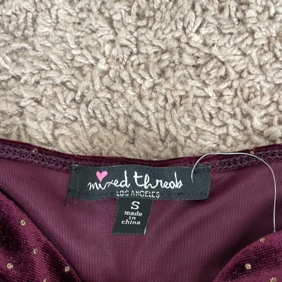 Mixed Threads Top - Picture 2 of 2